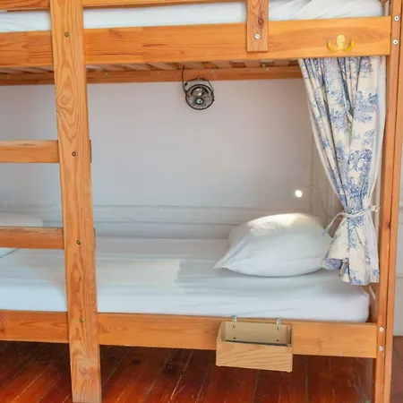 旅馆 Nest House *