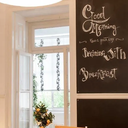 Vandrarhem Nest House