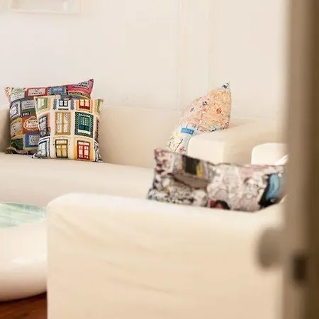 Albergue Nest House